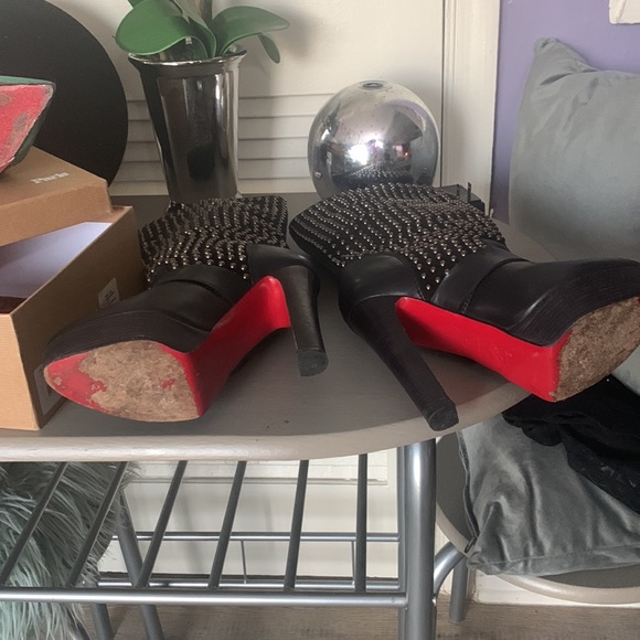 Black Christian Louboutin boots with studs size 39 - Picture 3 of 8